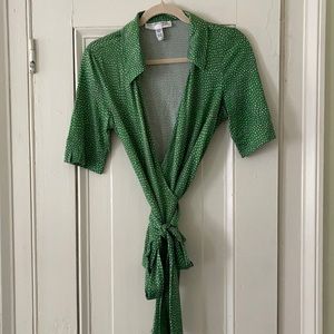 Diane Von Furstenberg vintage silk wrap top